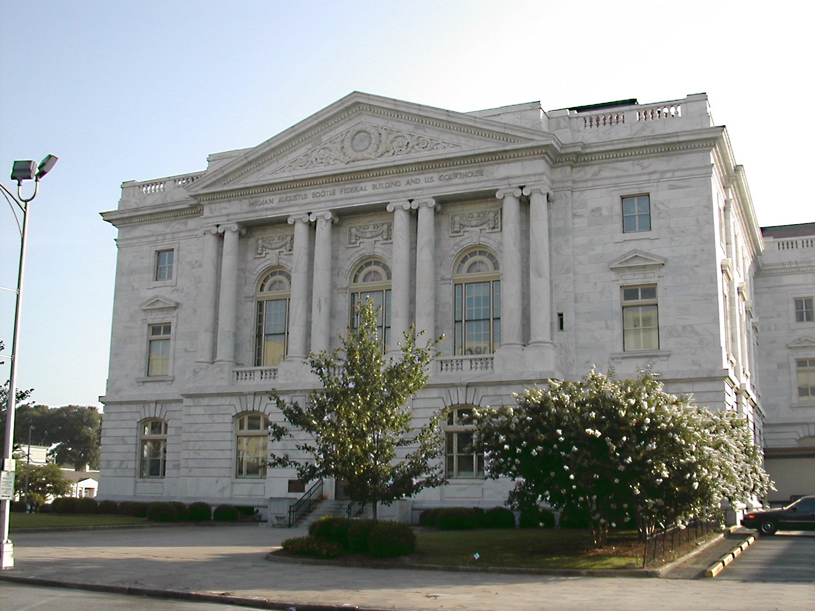 After much debate, officials decided to construct a new building rather than expand an existing federal courthouse.